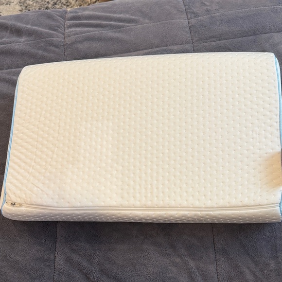 Tempur-Pedic Neck Pillow Cooling Medium *BRAND NEW* - Picture 7 of 8